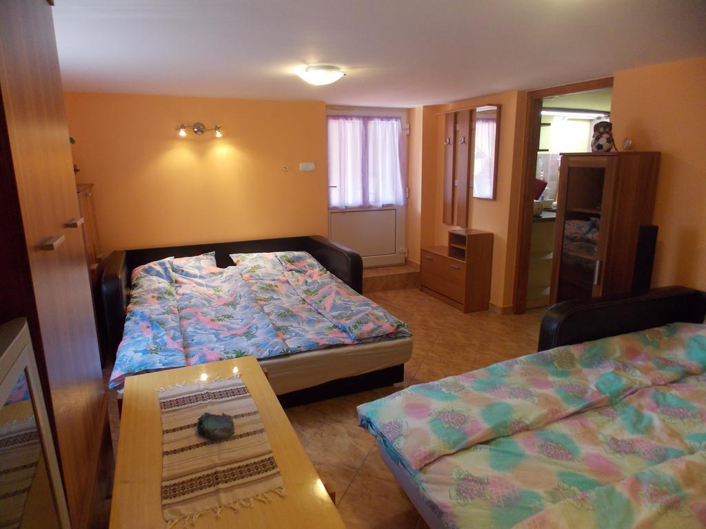 Szonja Apartman Egerszalók Buitenkant foto