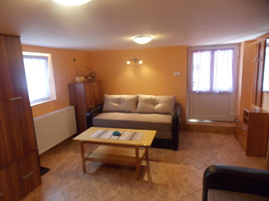 Szonja Apartman Egerszalók Buitenkant foto